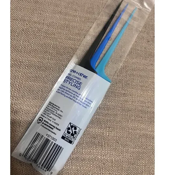 Tail Combs - Picture 2 of 2